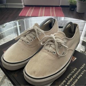 Vans Authentic men’s size 9 (women’s 10.5) good condition - cream
